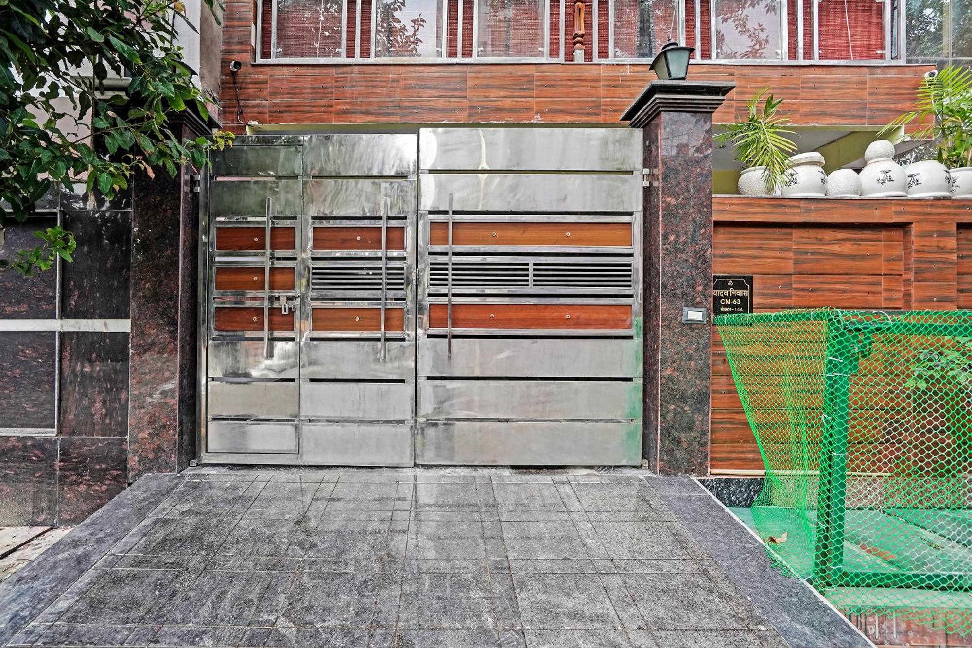 Play- Platinum Sector144 Couple Friendly Hotel Noida Luaran gambar