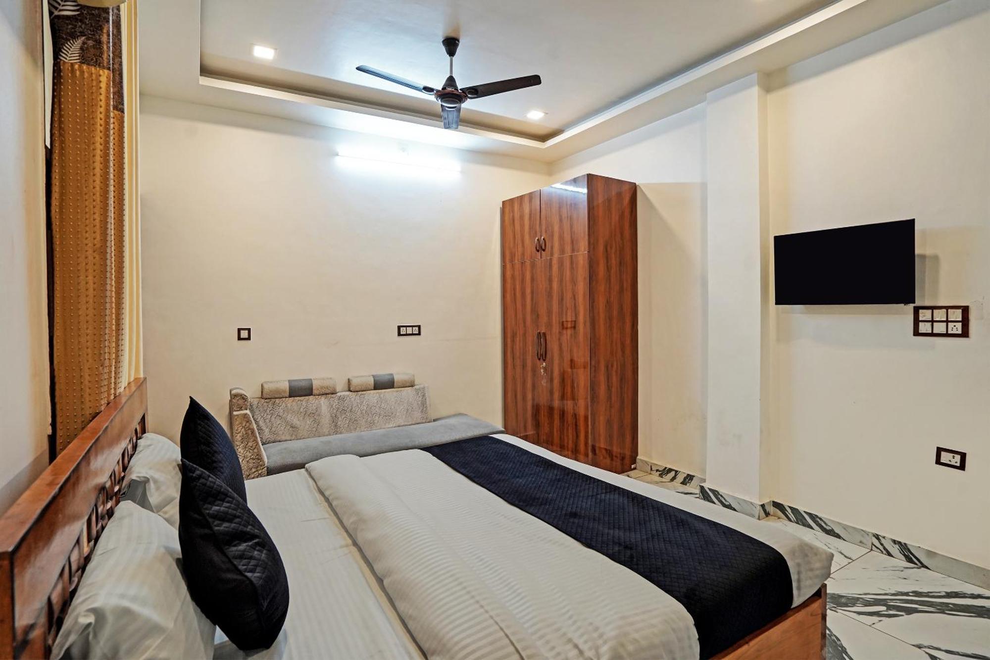 Play- Platinum Sector144 Couple Friendly Hotel Noida Luaran gambar